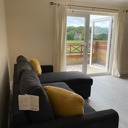 Large, Spacious 3 Bedroom Sleeps 6, Apartment For Contractors And Holidays In Lewisham, Greater London - 1 Free Parking Space & Free Wifi Esterno foto