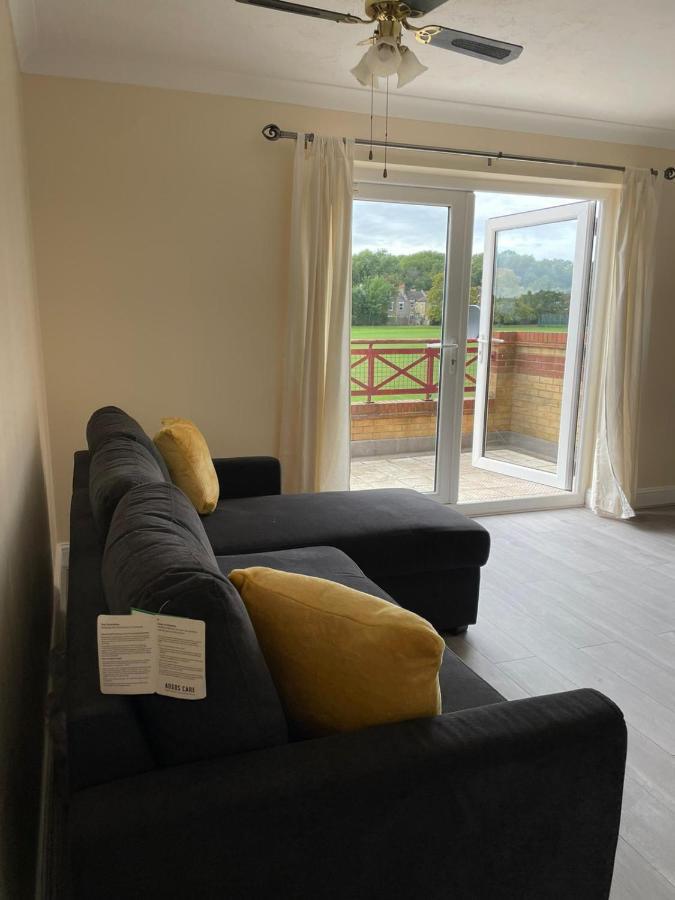 Large, Spacious 3 Bedroom Sleeps 6, Apartment For Contractors And Holidays In Lewisham, Greater London - 1 Free Parking Space & Free Wifi Esterno foto