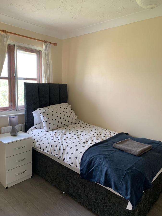 Large, Spacious 3 Bedroom Sleeps 6, Apartment For Contractors And Holidays In Lewisham, Greater London - 1 Free Parking Space & Free Wifi Esterno foto