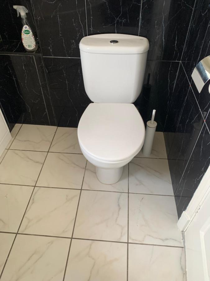 Large, Spacious 3 Bedroom Sleeps 6, Apartment For Contractors And Holidays In Lewisham, Greater London - 1 Free Parking Space & Free Wifi Esterno foto
